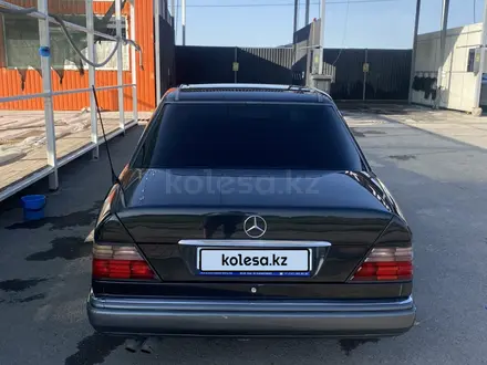 Mercedes-Benz E 280 1994 года за 3 600 000 тг. в Шымкент – фото 4