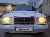 Mercedes-Benz E 220 1994 года за 3 200 000 тг. в Тараз – фото 4