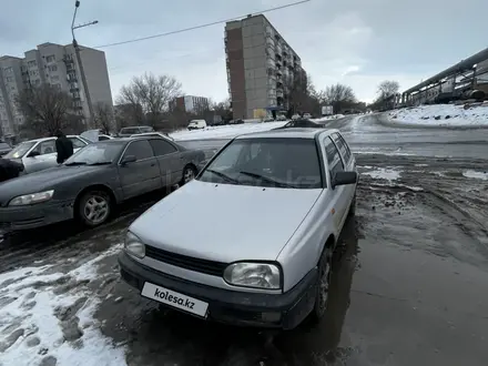 Volkswagen Golf 1993 года за 1 100 000 тг. в Семей