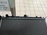 Радиатор охлаждения Nissan Primera p11 за 20 000 тг. в Актобе – фото 2