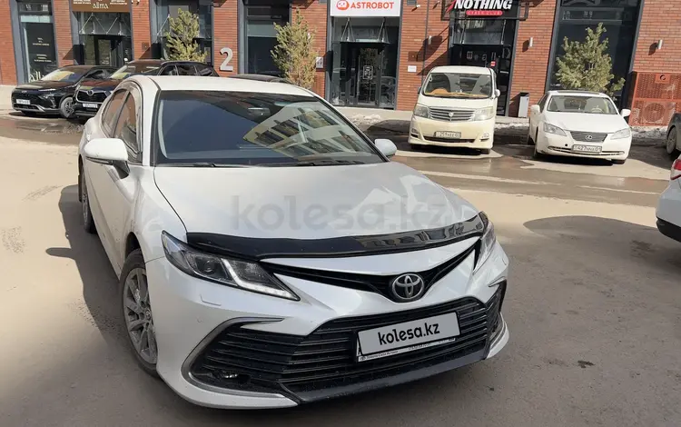 Toyota Camry 2021 года за 14 190 000 тг. в Астана