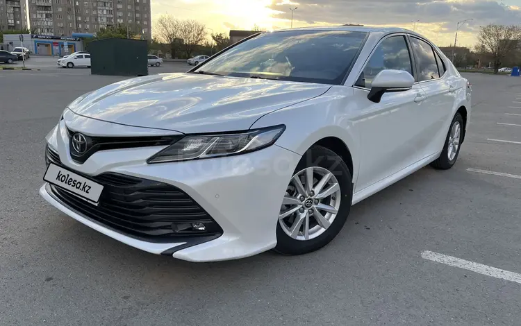 Toyota Camry 2020 года за 12 200 000 тг. в Семей