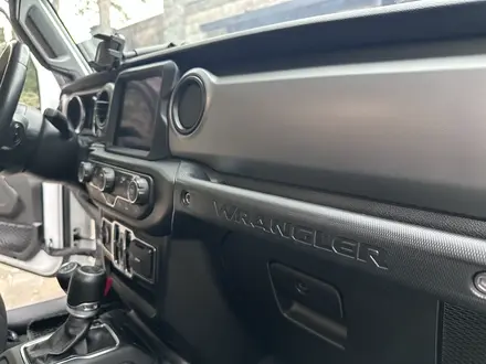 Jeep Wrangler 2020 года за 19 200 000 тг. в Алматы – фото 17
