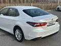 Toyota Camry 2023 годаfor17 100 000 тг. в Шымкент – фото 9