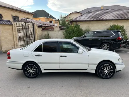 Mercedes-Benz C 200 1994 года за 2 900 000 тг. в Астана – фото 3