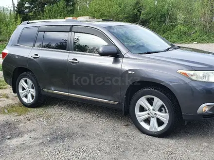 Toyota Highlander 2011 года за 12 300 000 тг. в Риддер – фото 2