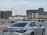 Lexus ES 300h 2019 года за 14 200 000 тг. в Актау – фото 4