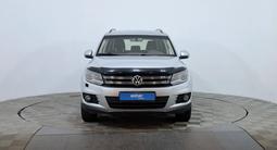 Volkswagen Tiguan 2015 года за 4 500 000 тг. в Астана – фото 2