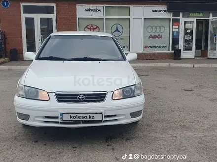 Toyota Camry 2000 года за 3 900 000 тг. в Астана