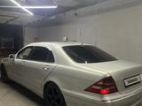 Mercedes-Benz S 320 1999 года за 2 700 000 тг. в Караганда – фото 3