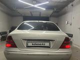 Mercedes-Benz S 320 1999 года за 2 700 000 тг. в Караганда – фото 4