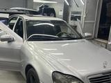 Mercedes-Benz S 320 1999 года за 2 700 000 тг. в Караганда – фото 5