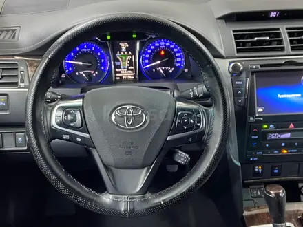 Toyota Camry 2017 года за 13 000 000 тг. в Алматы – фото 13