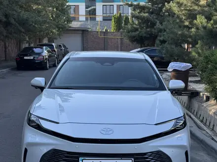 Toyota Camry 2025 года за 25 600 000 тг. в Алматы – фото 3