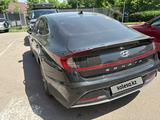 Hyundai Sonata 2022 года за 11 500 000 тг. в Алматы – фото 2
