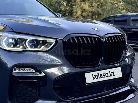 BMW X5 2019 года за 27 500 000 тг. в Алматы – фото 2