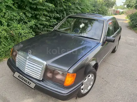 Mercedes-Benz E 230 1992 года за 990 000 тг. в Алматы – фото 12