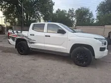 Mitsubishi L200, 2023