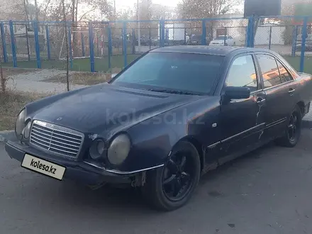 Mercedes-Benz E 230 1996 года за 1 500 000 тг. в Кокшетау – фото 4