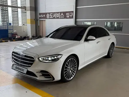 Mercedes-Benz S 500 4MATIC 2024 года за 56 500 000 тг. в Алматы – фото 2