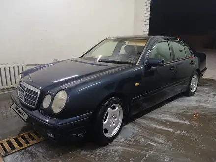 Mercedes-Benz E 230 1995 года за 2 700 000 тг. в Кызылорда – фото 2