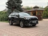 Toyota RAV4 2024 года за 16 500 000 тг. в Алматы