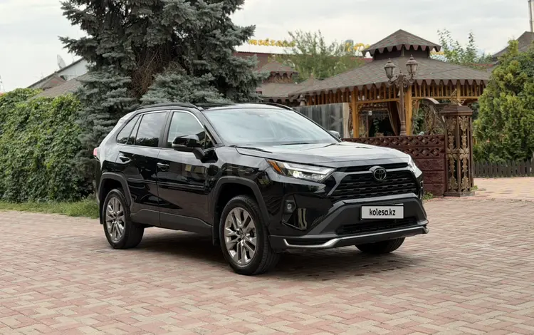 Toyota RAV4 2024 года за 16 500 000 тг. в Алматы