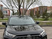 Toyota RAV4 2019 года за 13 800 000 тг. в Петропавловск