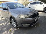 Skoda Rapid 2013 года за 2 900 000 тг. в Шымкент – фото 4