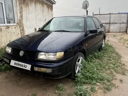 Volkswagen Passat 1995 года за 1 000 000 тг. в Актобе