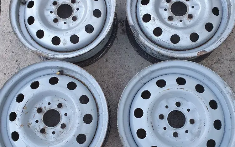 4 диска ваз на 14 Диски 2шт на Фольксваген 14 за 44 000 тг. в Житикара