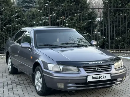 Toyota Camry 1997 года за 3 000 000 тг. в Алматы