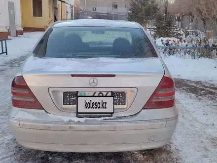 Mercedes-Benz C 180 2003 года за 3 600 000 тг. в Балхаш – фото 4