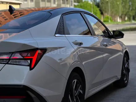 Hyundai Elantra 2023 года за 9 100 000 тг. в Семей – фото 11