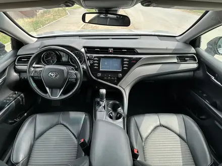 Toyota Camry 2019 года за 11 500 000 тг. в Уральск – фото 4