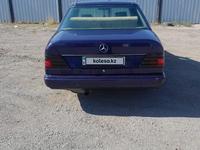 Mercedes-Benz E 200 1991 годаfor650 000 тг. в Караганда