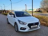 Hyundai Accent 2017 года за 7 100 000 тг. в Уральск – фото 2