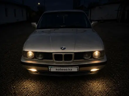 BMW 520 1992 года за 2 300 000 тг. в Астана