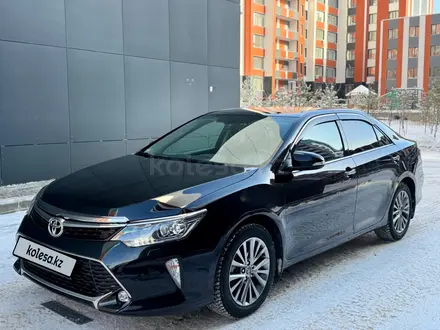 Toyota Camry 2017 года за 13 500 000 тг. в Астана – фото 2