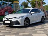Toyota Camry 2021 года за 16 000 000 тг. в Алматы
