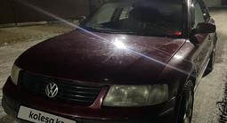 Volkswagen Passat 1999 годаfor1 200 000 тг. в Уральск