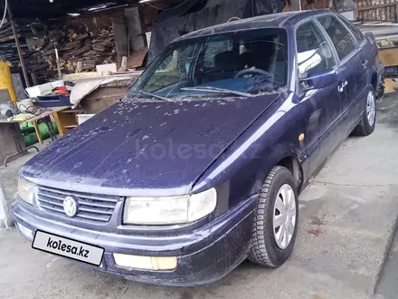 Volkswagen Passat 1993 года за 700 000 тг. в Алматы – фото 2