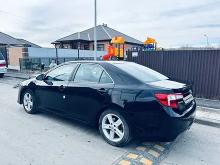 Toyota Camry 2013 года за 7 100 000 тг. в Актобе – фото 5