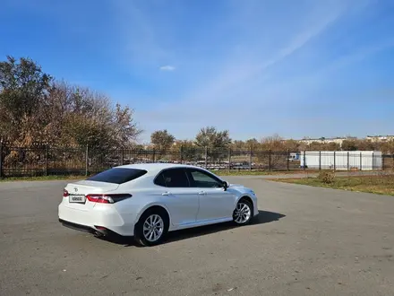 Toyota Camry 2023 года за 16 400 000 тг. в Костанай – фото 63