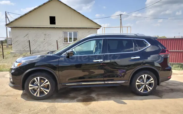 Nissan Rogue 2018 года за 6 800 000 тг. в Уральск