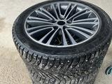 Бмв g30 шины и диски за 250 000 тг. в Шымкент