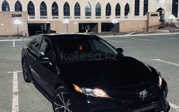 Toyota Camry 2018 годаүшін9 500 000 тг. в Атырау