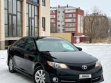 Toyota Camry 2014 года за 5 550 000 тг. в Уральск – фото 2