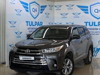 Toyota Highlander 2015 годаүшін15 000 000 тг. в Алматы