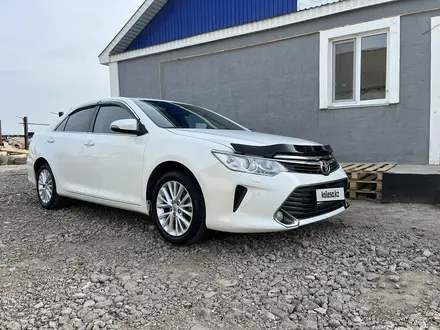 Toyota Camry 2015 года за 11 500 000 тг. в Атырау – фото 4